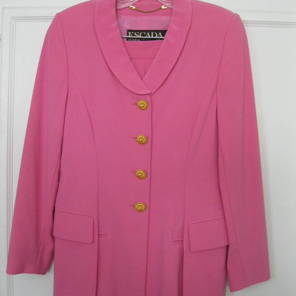 Escada suit w/ gold accents, pink, Sz 2